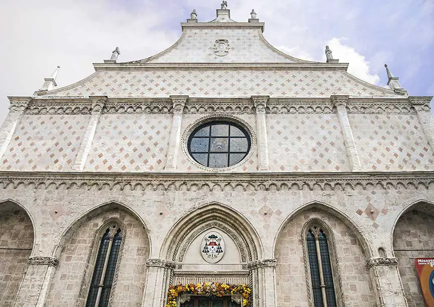 Facciata della Cattedrale di Santa Maria Annunciata di Vicenza